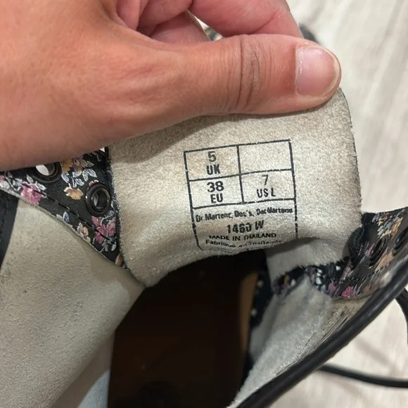 Dr. Martens Pascal 1460 flower floral print boots flawed women's size 7 - Picture 5 of 7